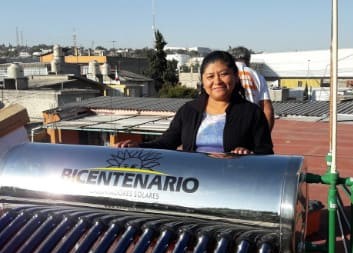 Cliente con calentador solar
