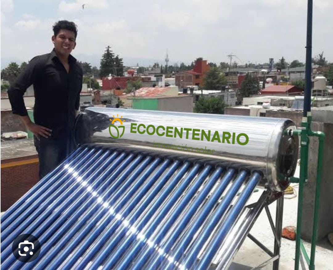 familia satisfecha calentador solar